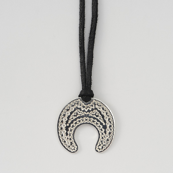 TEUCHI SMALL PLATE NECKLACE