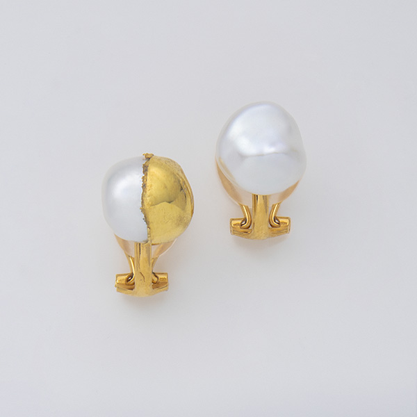 BUTTON PEARL EARCLIP