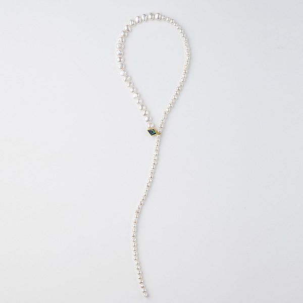 STONE HOOK PEARL LARIAT NECKLACE